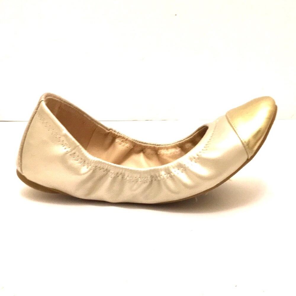 BCBGeneration golden flats sz 7 EUC look like new